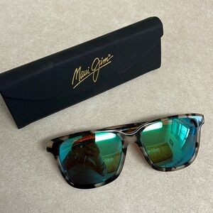 https://www.costadelmar.com/en-us/sunglasses/6S2009-97963776516